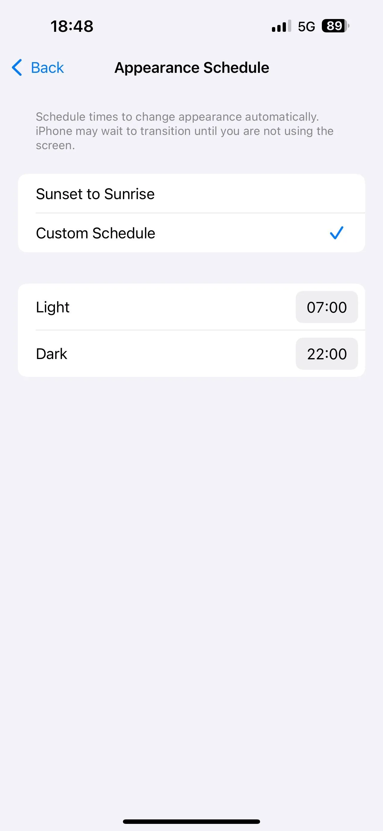 Cài đặt lịch trình tùy chỉnh cho Chế độ tối tự động trên iPhone