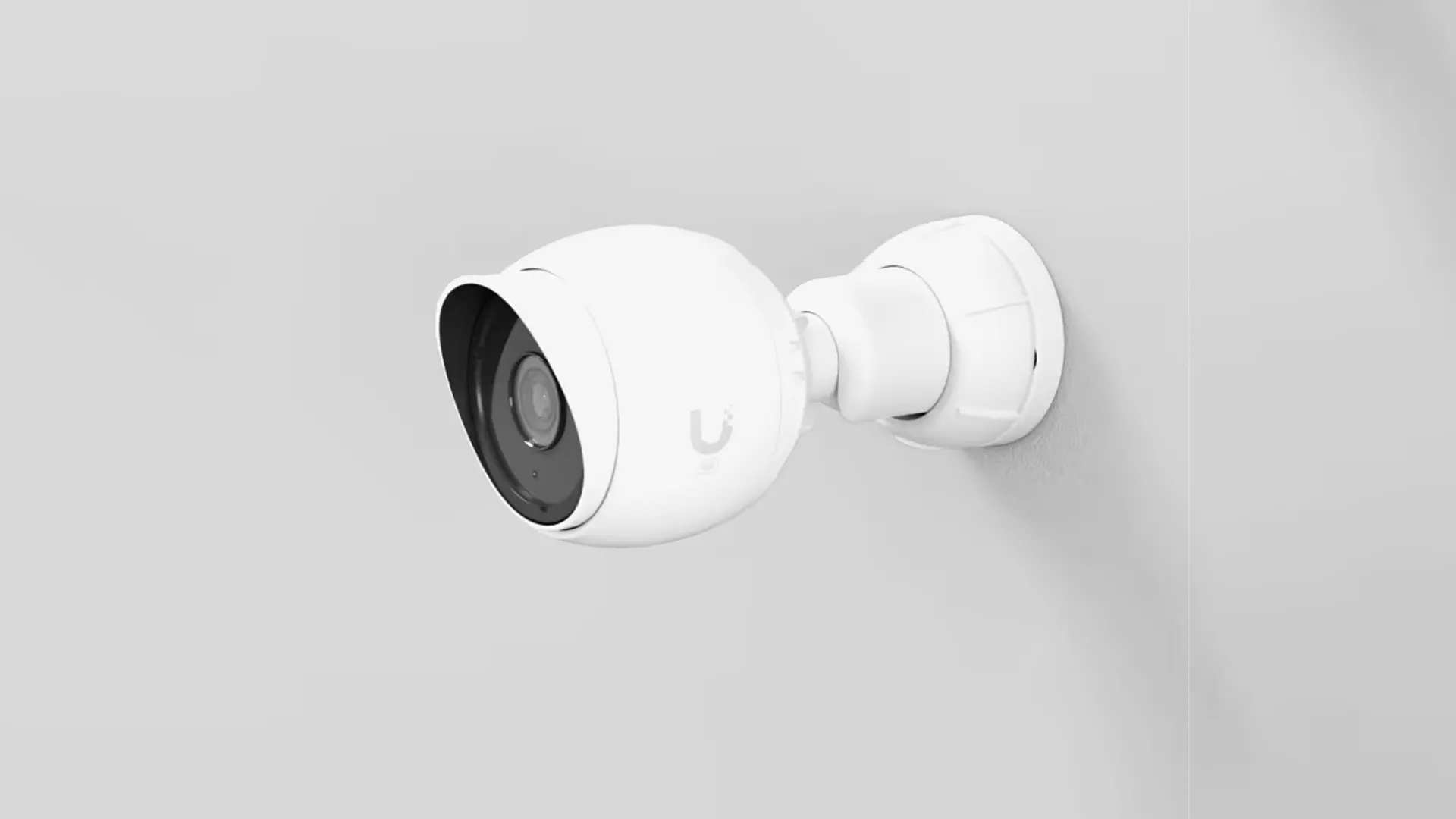 Camera an ninh Unifi G5 Bullet PoE gắn trên tường