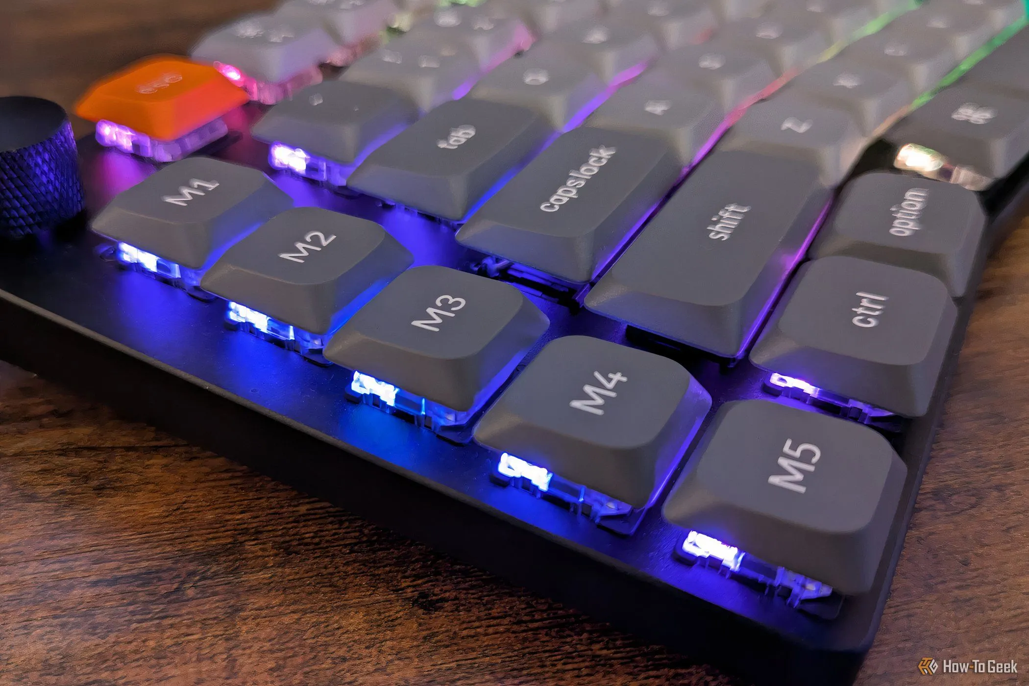 Cận cảnh các nút macro trên bàn phím Keychron K15 Max