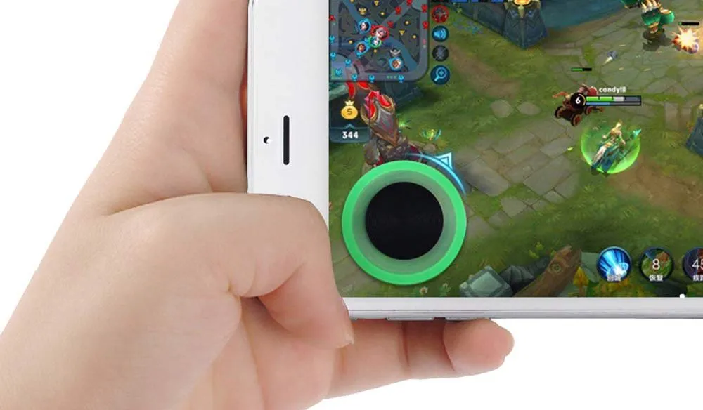 Cần điều khiển joystick mini dán lên màn hình điện thoại, giúp game thủ di động trải nghiệm cảm giác điều khiển vật lý tốt hơn khi chơi game cảm ứng.