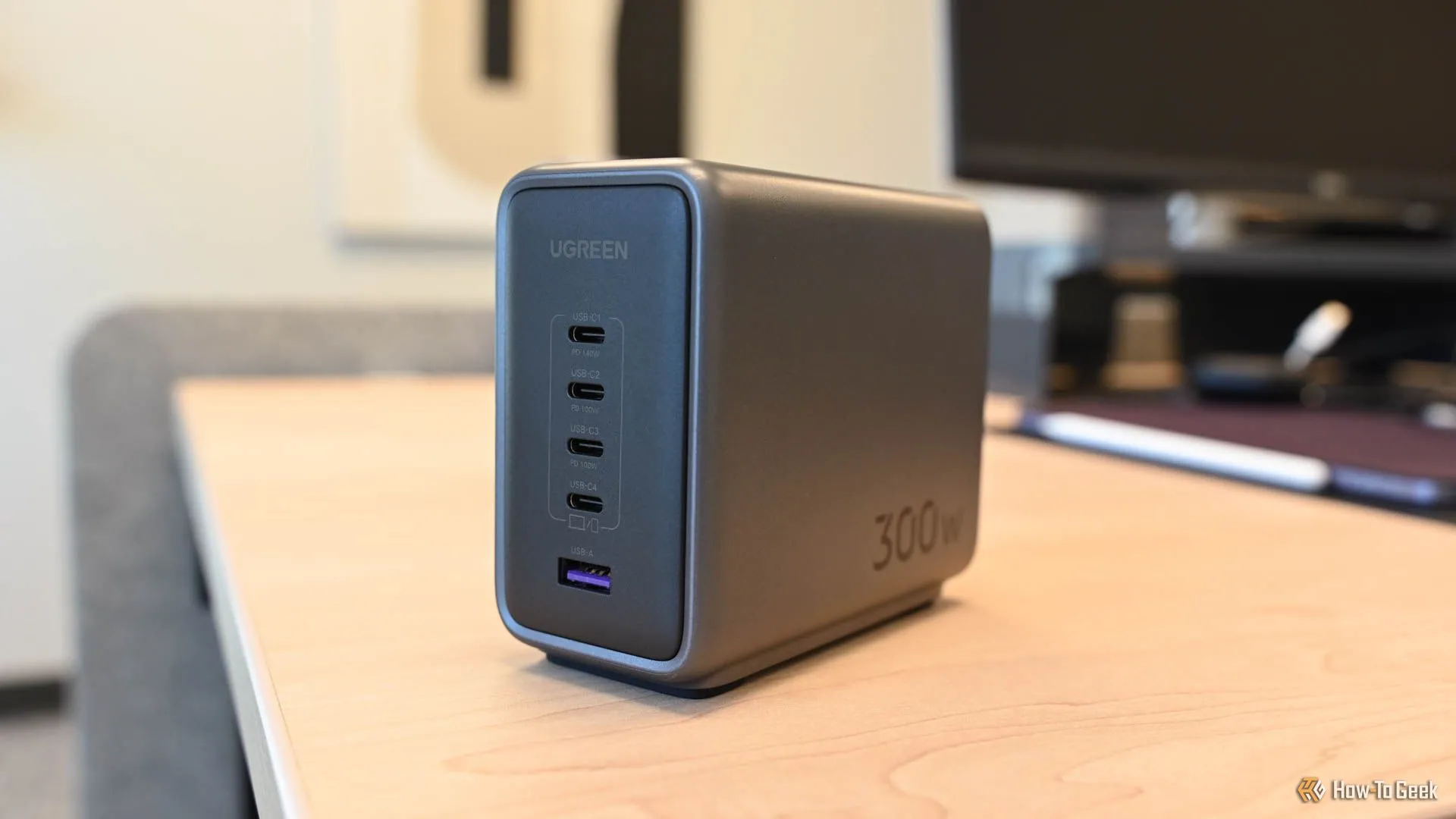 Củ sạc Ugreen Nexode 300W GaN Desktop Charger với nhiều cổng kết nối