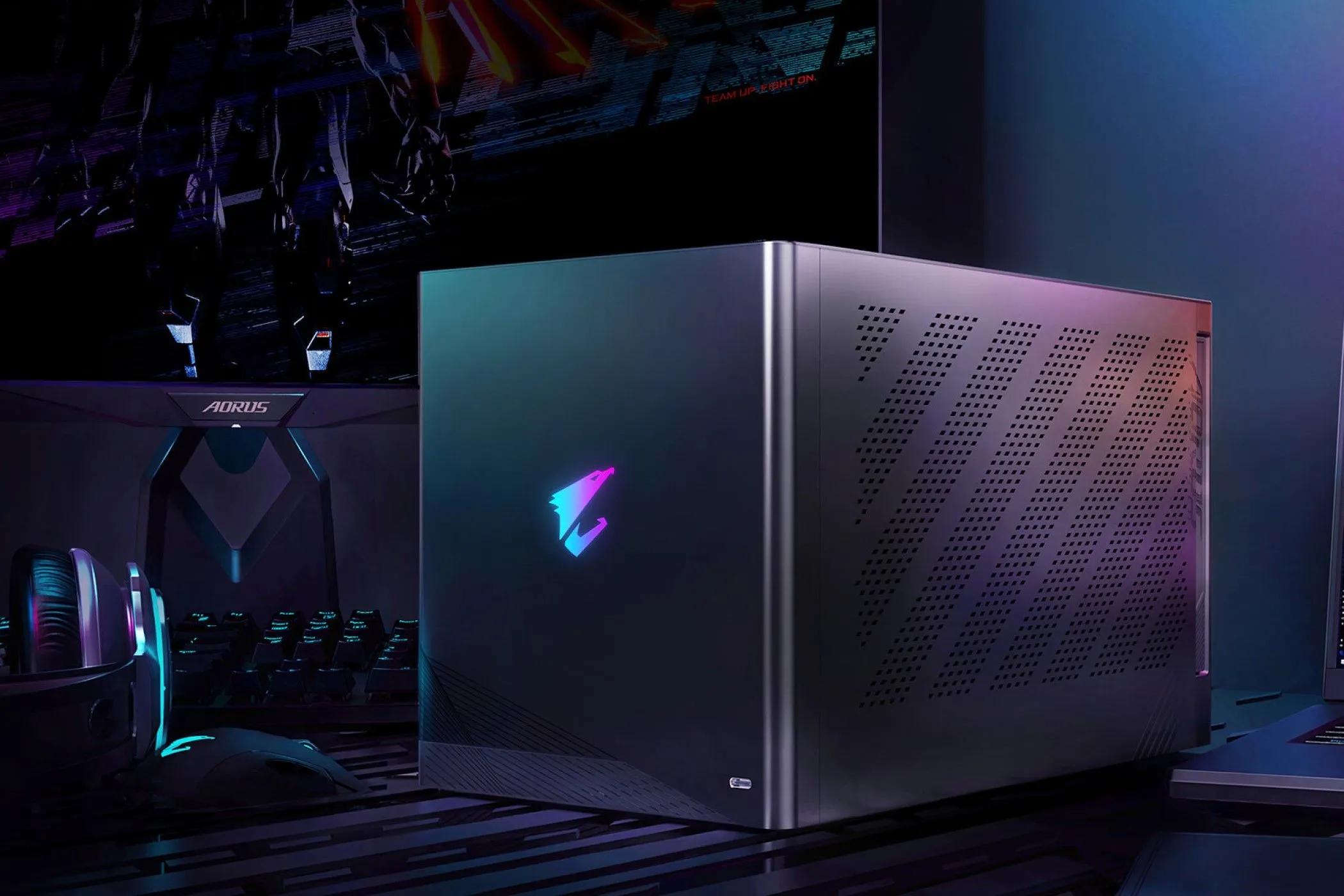 GIGABYTE AORUS RTX 4090 Gaming Box đặt trên bàn