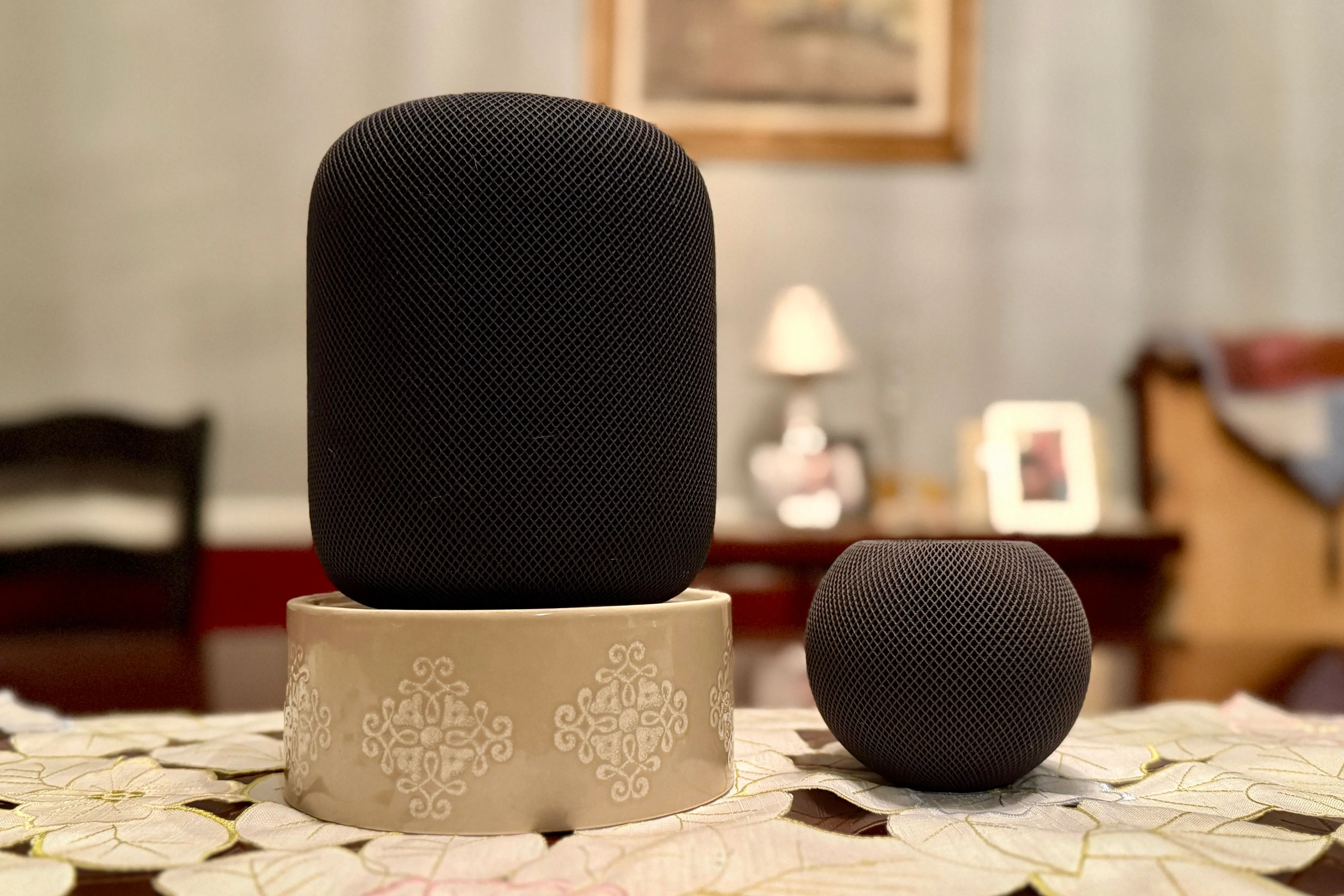 HomePod màu đen cao hơn HomePod mini