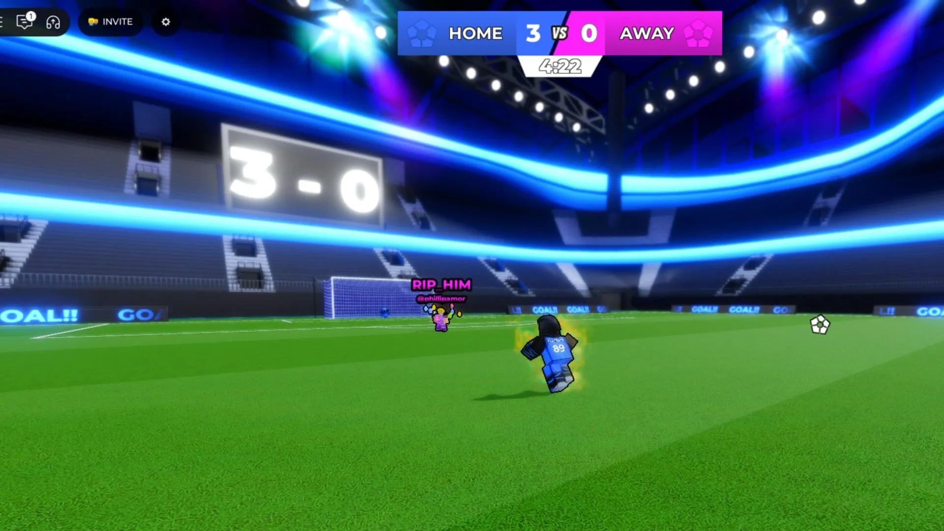 Người chơi đang chạy về phía khung thành trong game Blue Lock Rivals trên Roblox.