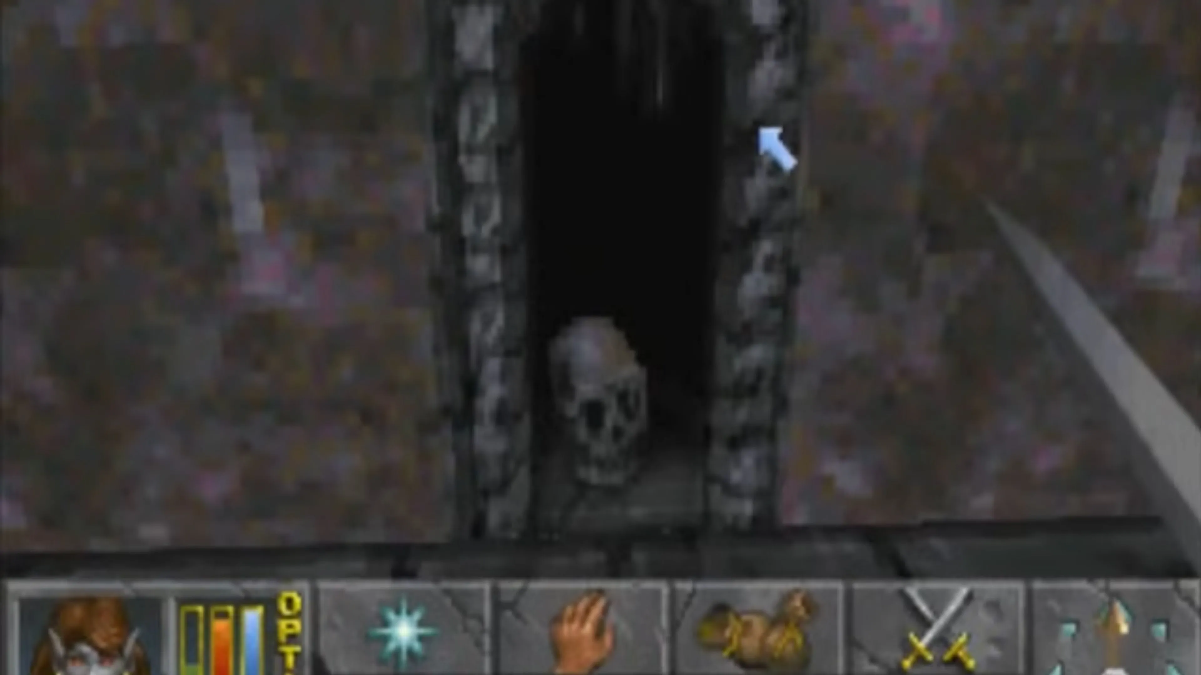 Nhân vật người chơi đang khám phá một thành phố cổ kính trong The Elder Scrolls II: Daggerfall, với kiến trúc phức tạp.