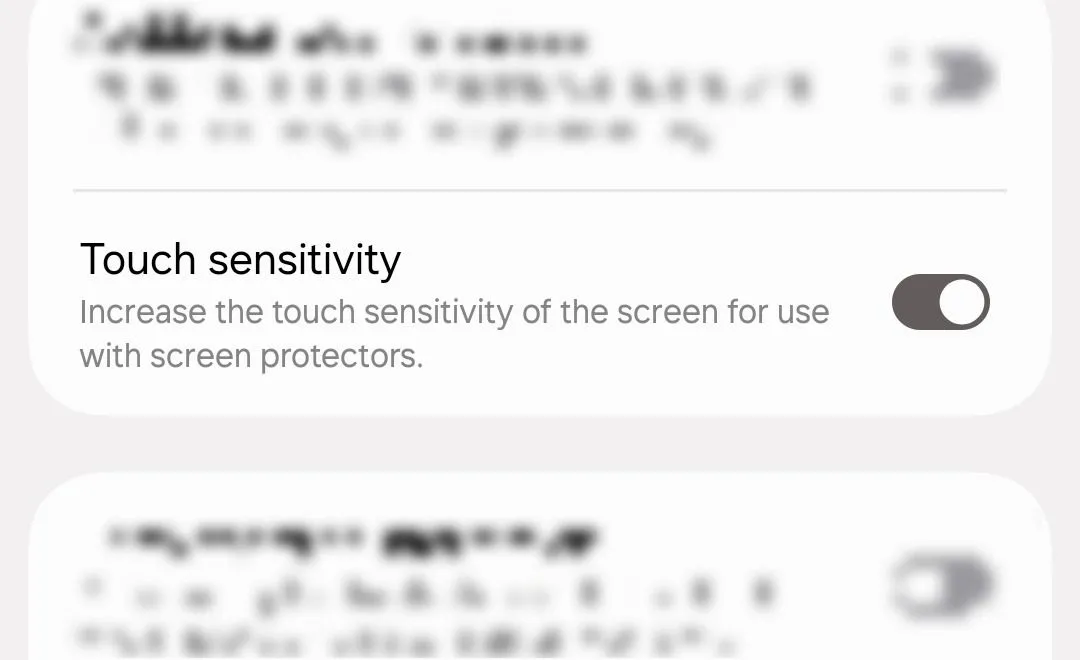 Nút bật/tắt Độ nhạy cảm ứng trong cài đặt Màn hình trên điện thoại Samsung