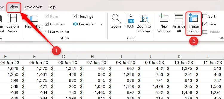 Nút Freeze Panes được tô sáng trong tab View của Excel