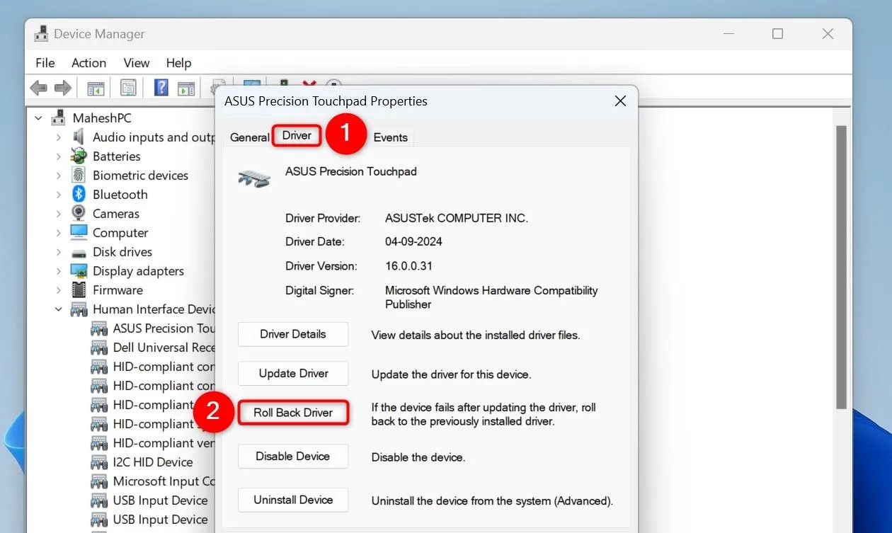 Nút Roll Back Driver trong Device Manager để khôi phục driver đã cập nhật lỗi