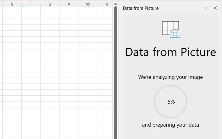 Thanh bên 'Data From Picture' trong Microsoft Excel hiển thị quá trình phân tích dữ liệu từ ảnh, chuẩn bị cho việc nhập vào bảng tính.
