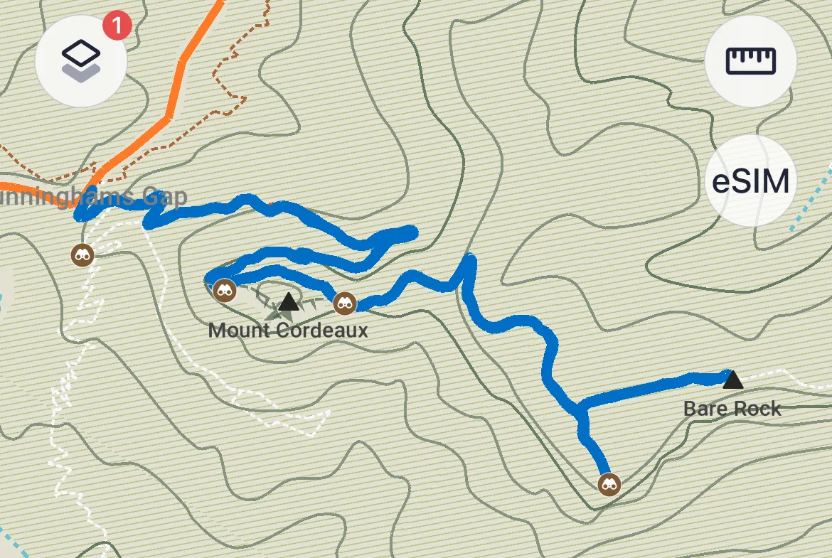 Tuyến đường đi bộ đường dài được hiển thị rõ ràng trên bản đồ MAPS.ME, minh họa khả năng nhập file GPX/KML để theo dõi hành trình.