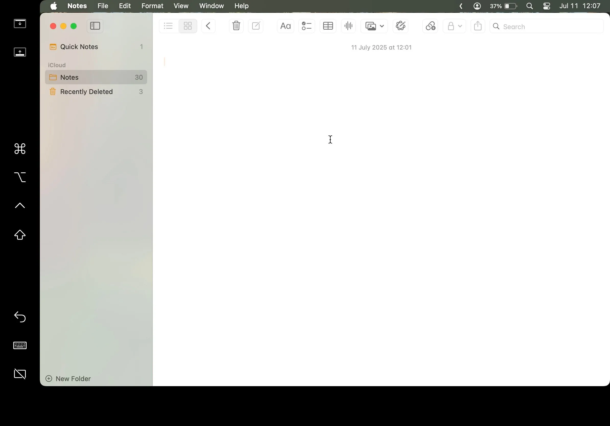 Ứng dụng Ghi chú macOS mở trên iPad qua tính năng Sidecar, minh họa iPad được dùng như màn hình phụ cho Mac.