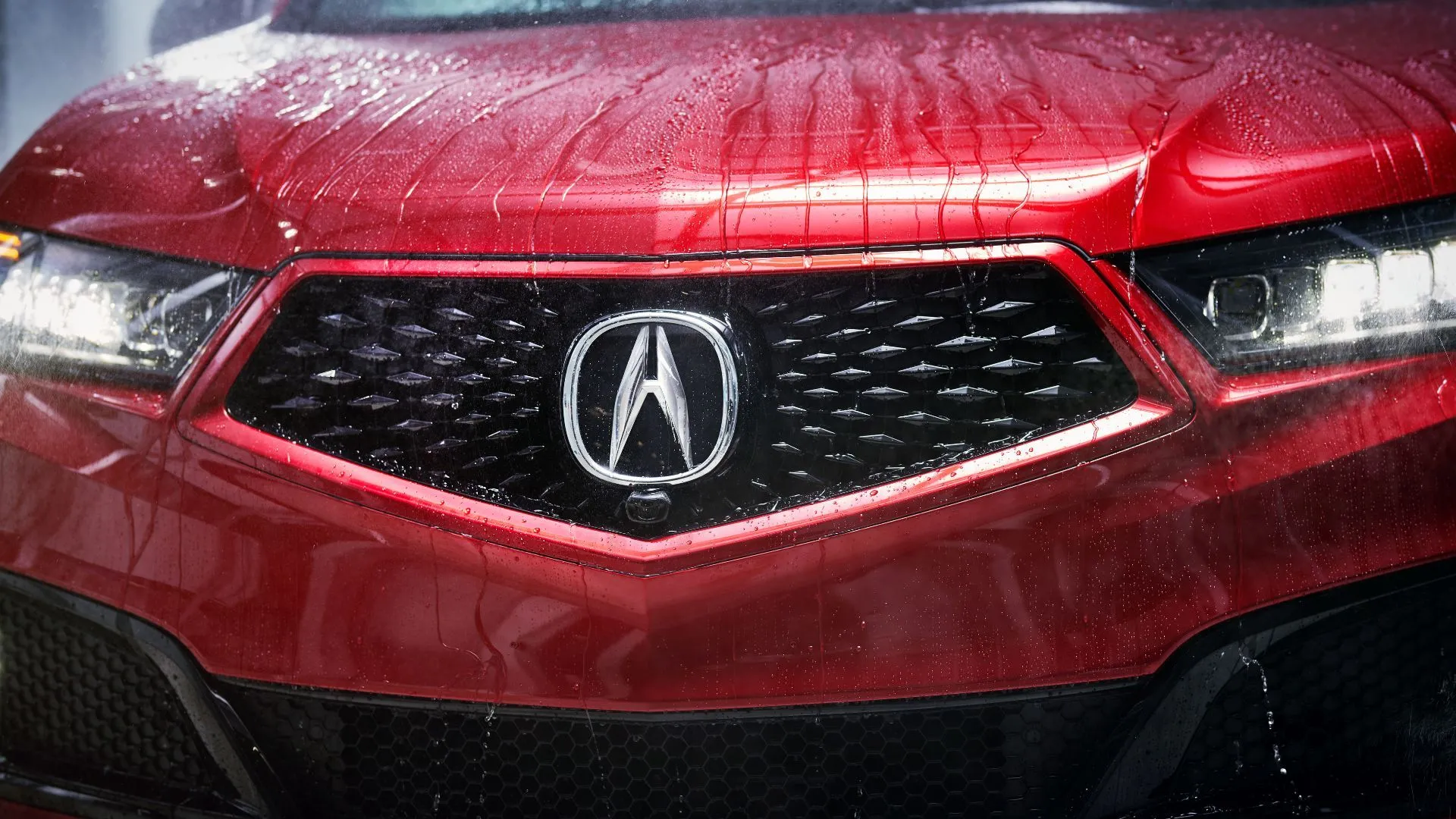 Xe SUV Acura MDX màu trắng được triệu hồi