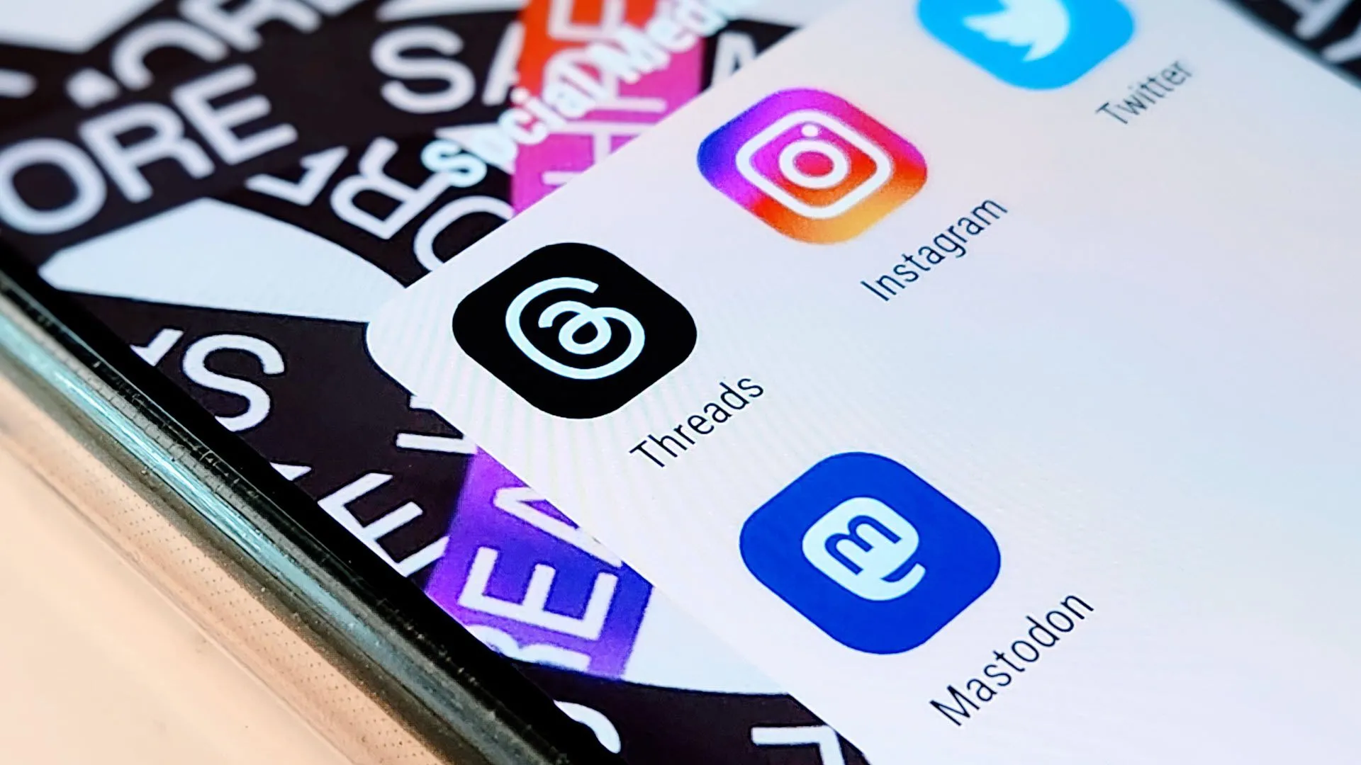 Biểu tượng ứng dụng Instagram Threads, đại diện cho nền tảng mạng xã hội tối ưu trên di động.