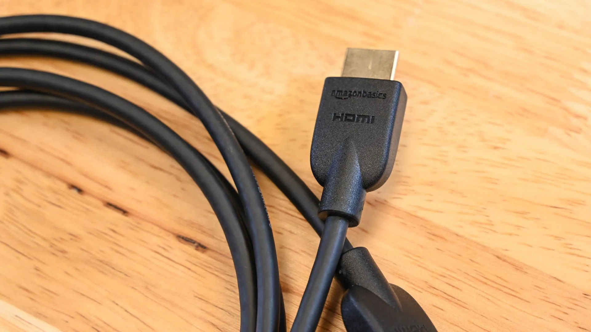 Cáp HDMI tốc độ cao Amazon Basics