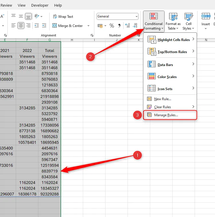 Chọn một vùng dữ liệu trong Excel, sau đó mở menu Định dạng có điều kiện và nhấp vào Quản lý Quy tắc để bắt đầu tạo quy tắc mới.