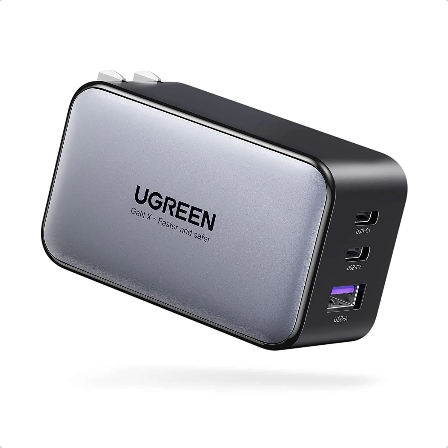 Củ sạc nhanh UGREEN Nexode 65W GaN màu đen với ba cổng USB, thiết kế nhỏ gọn, tiện lợi khi di chuyển