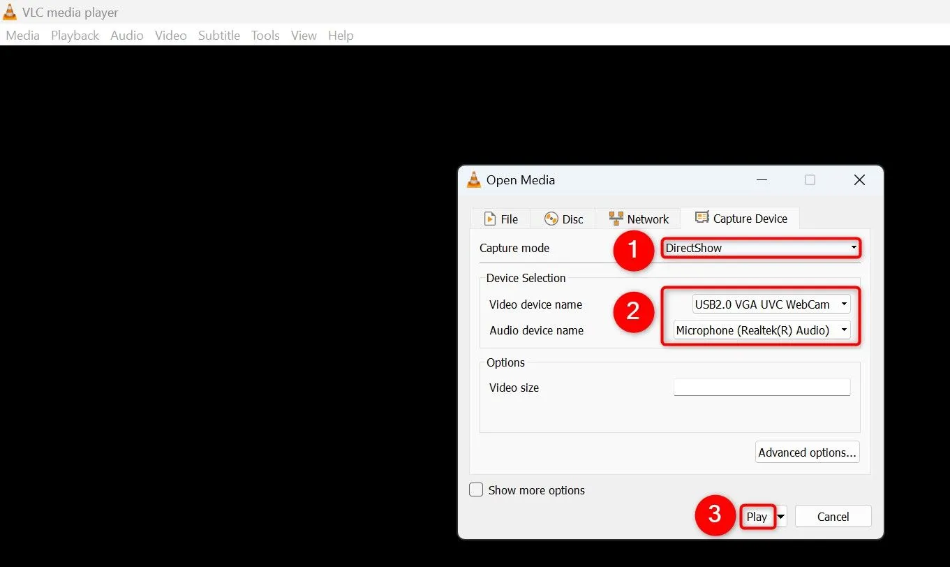 Cửa sổ &quot;Mở Tập tin&quot; trong VLC, cho phép chọn thiết bị webcam và micro để xem nguồn cấp dữ liệu trực tiếp