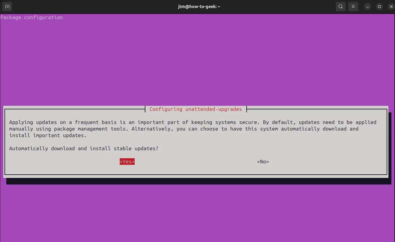 Giao diện cấu hình unattended-upgrades trên terminal Ubuntu, cho phép cập nhật bảo mật tự động.