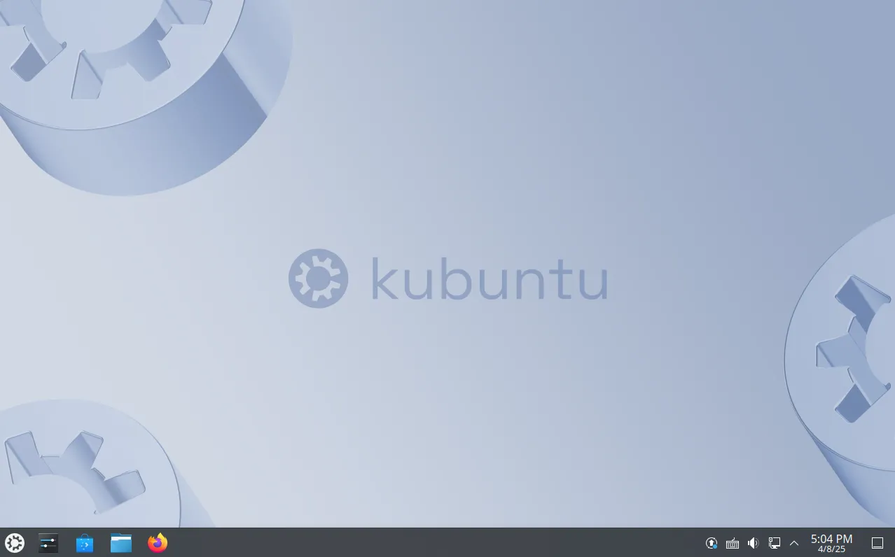 Giao diện desktop Kubuntu với hình nền tiêu chuẩn, thể hiện môi trường làm việc KDE Plasma.