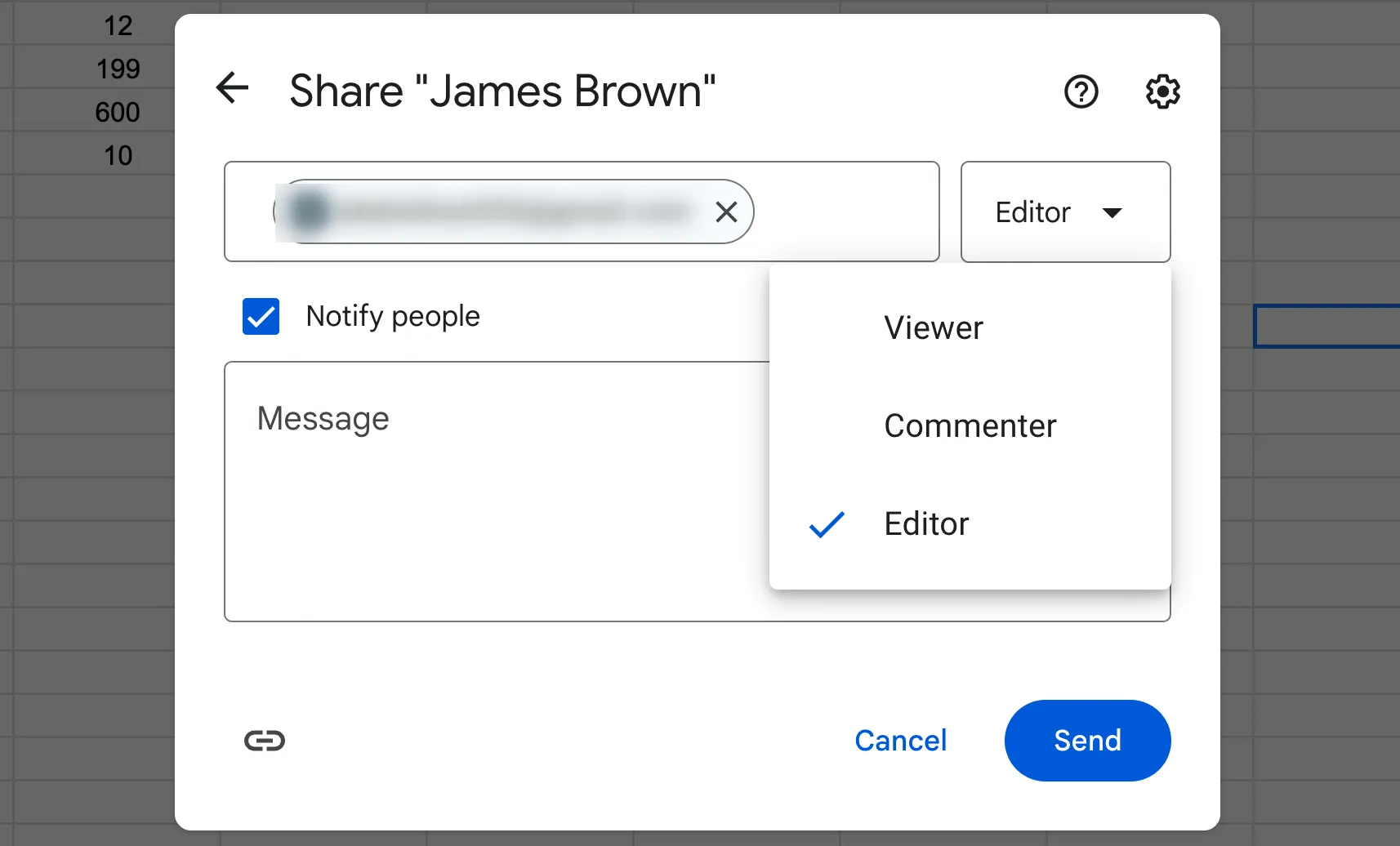 Giao diện Google Sheets đang được chia sẻ với khách hàng, cho phép cộng tác và thu thập phản hồi trực tiếp trên tài liệu.