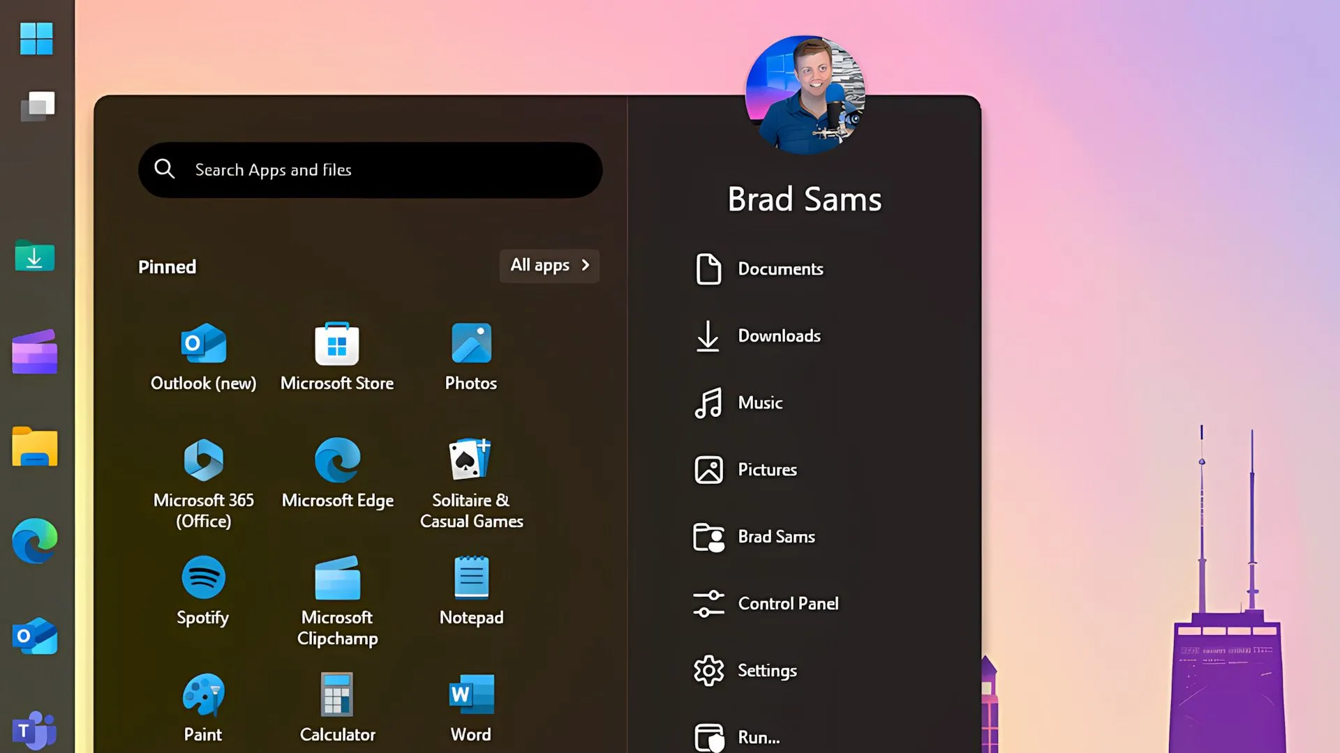 Giao diện Windows 11 với thanh tác vụ dọc được tùy chỉnh bằng Start11