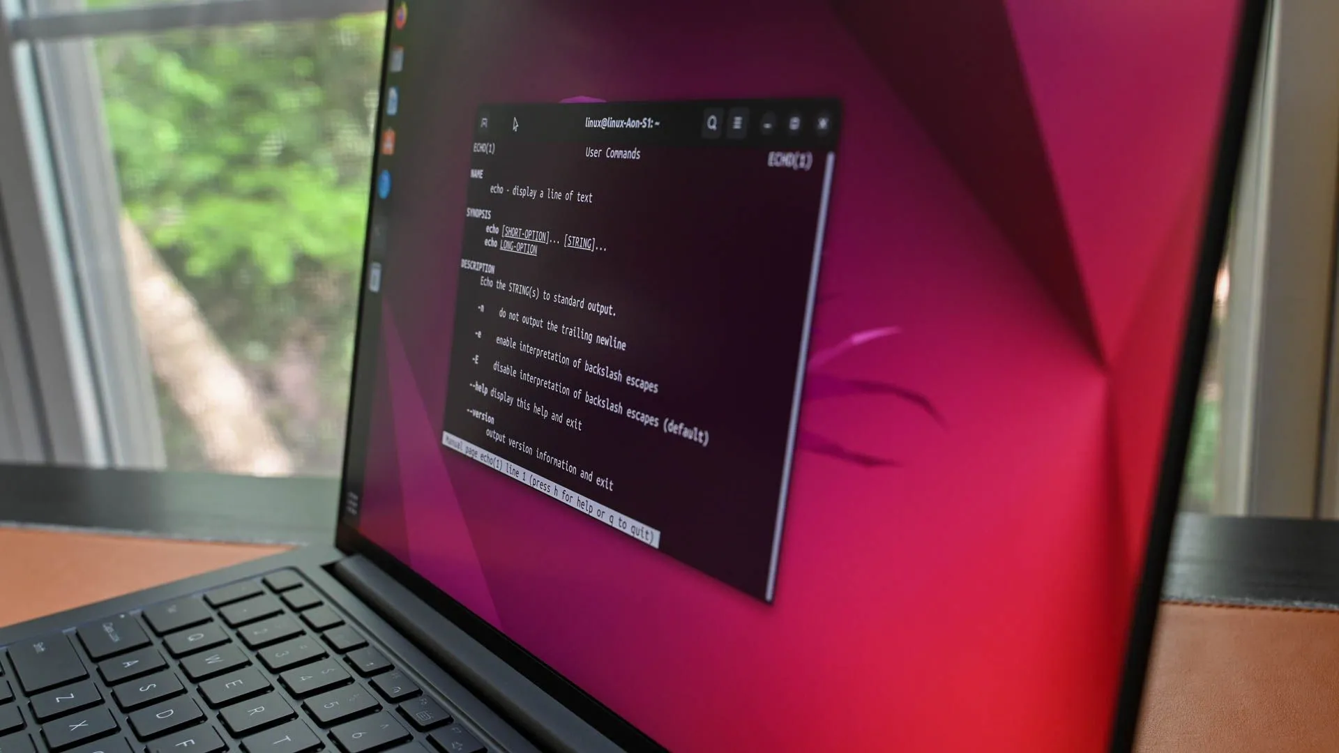 Góc nhìn nghiêng của cửa sổ terminal đang mở trên máy tính MALIBAL Aon S1, thể hiện môi trường làm việc Linux