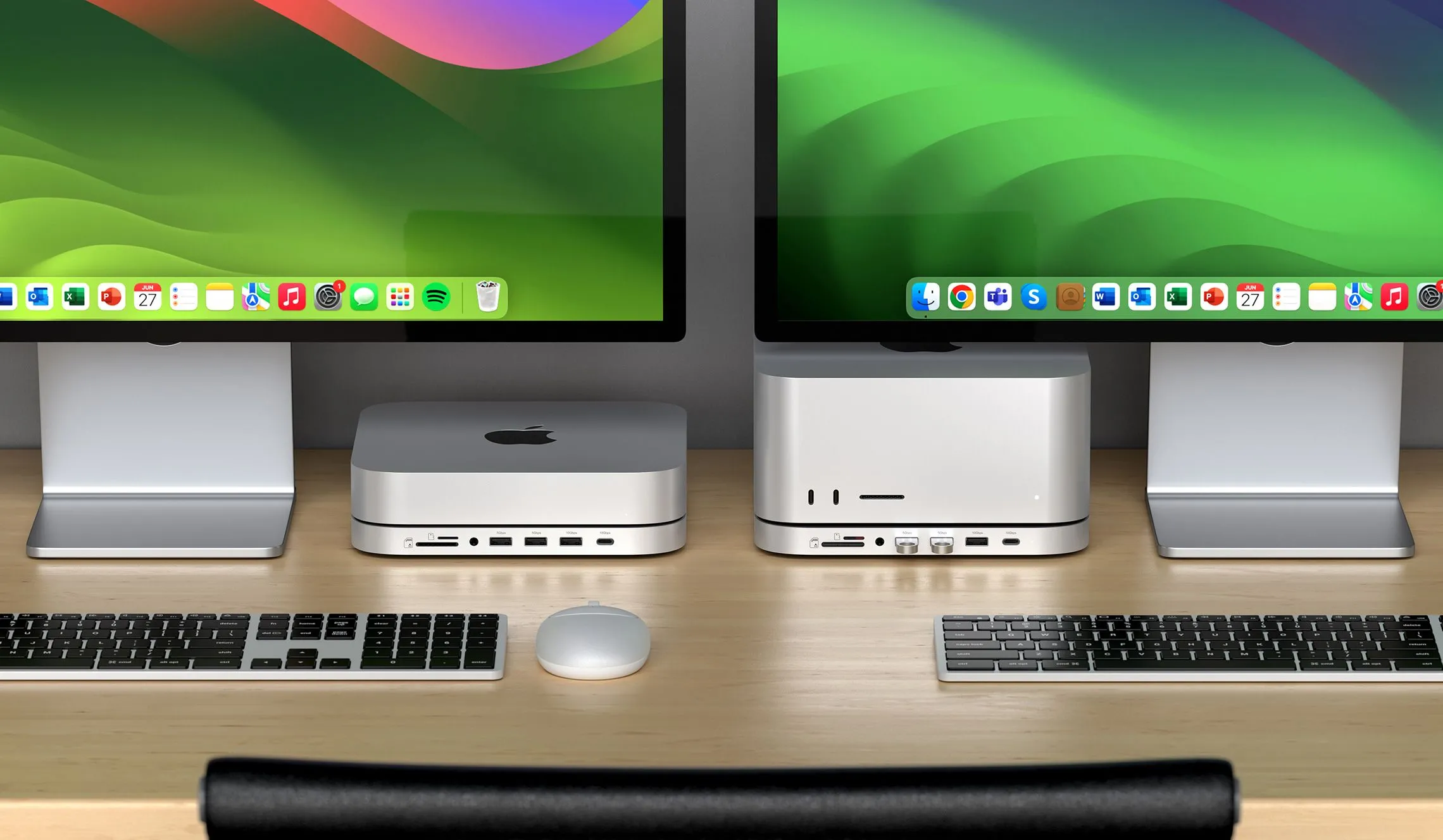 Mac mini và Mac Studio cùng hub Thunderbolt bên dưới.