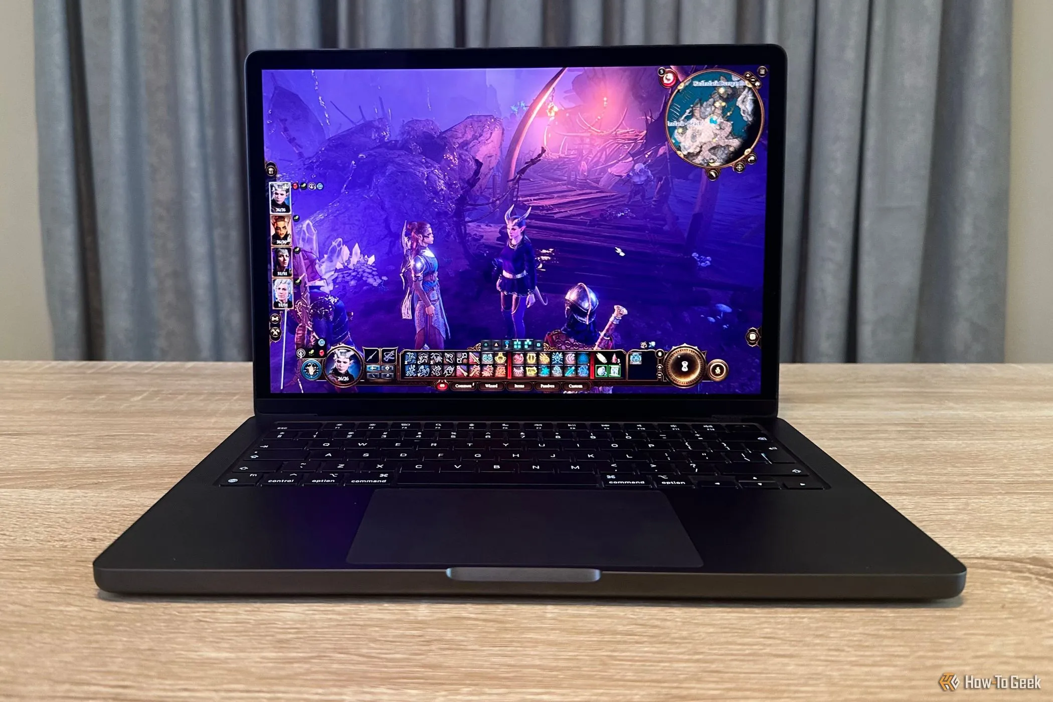 Màn hình MacBook Pro M4 Pro đang chạy game Baldur's Gate 3 với VRR