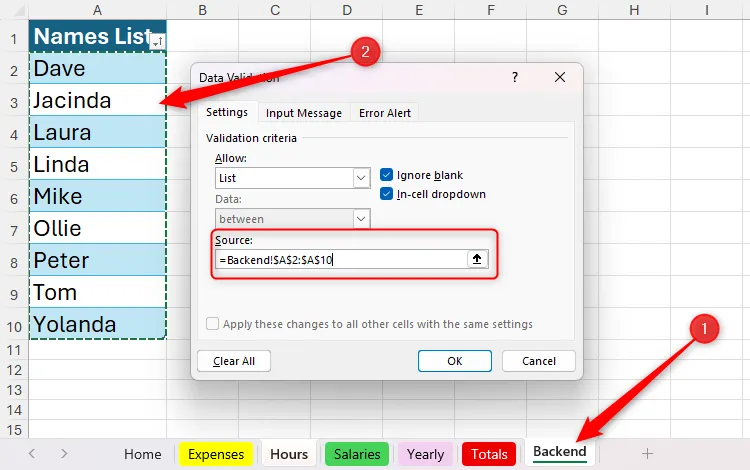 Một danh sách tên trong bảng được chọn làm &quot;Source&quot; (Nguồn) cho quy tắc Xác thực Dữ liệu trong Microsoft Excel, tạo danh sách thả xuống động
