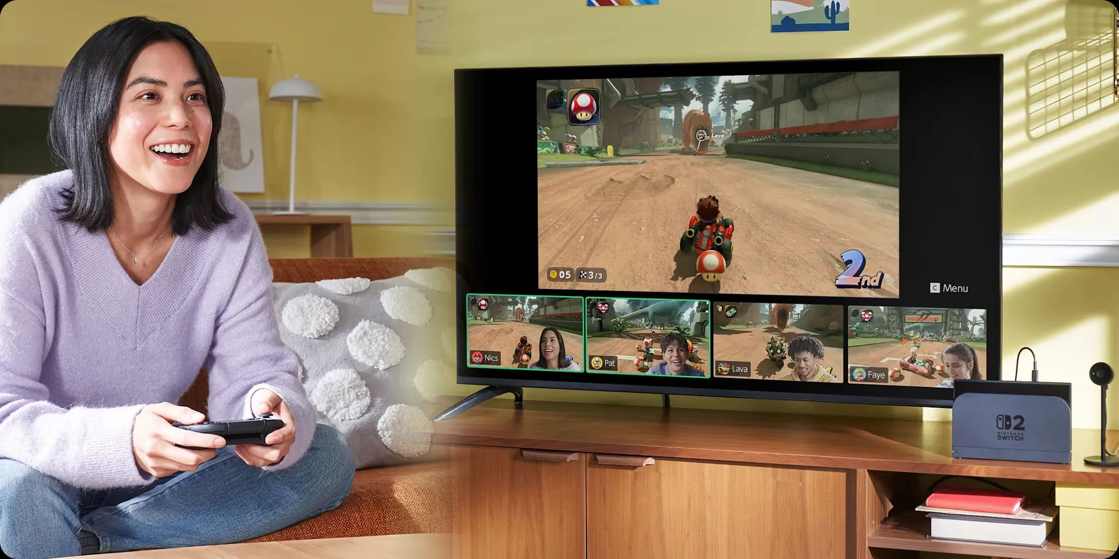 Người dùng nữ trải nghiệm tính năng GameChat của Nintendo Switch 2 khi chơi Mario Kart World