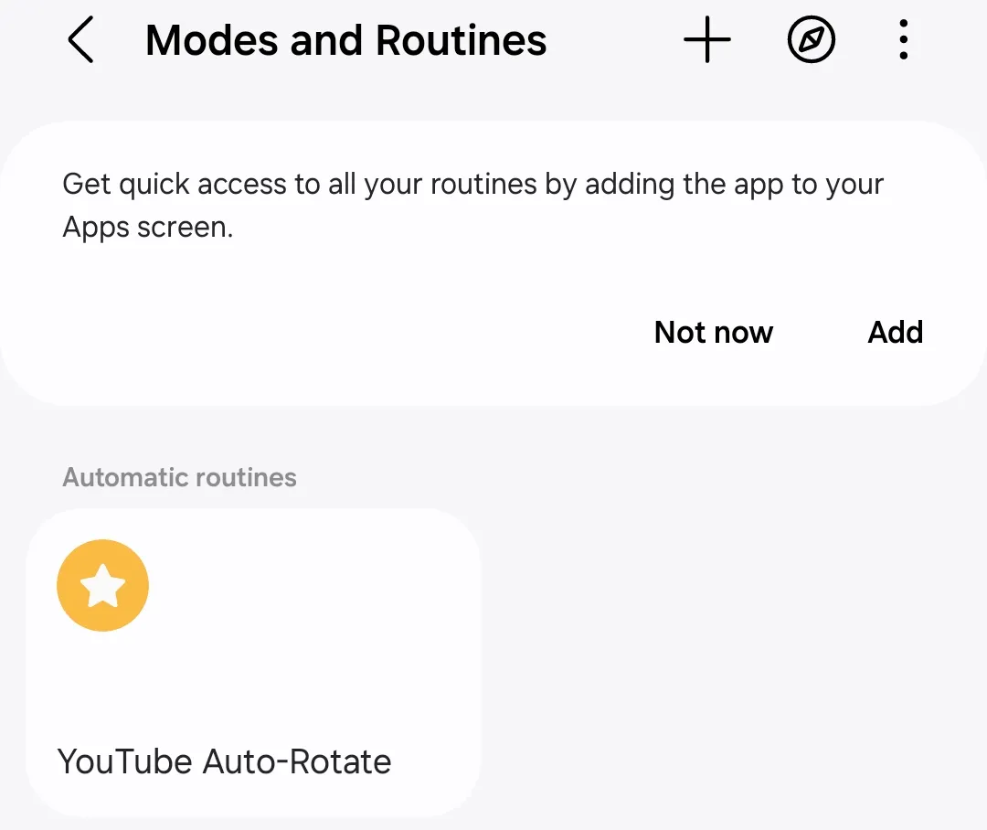 Quy trình &quot;Tự động xoay YouTube&quot; đã được lưu và hiển thị trong danh sách các quy trình của Samsung Modes and Routines
