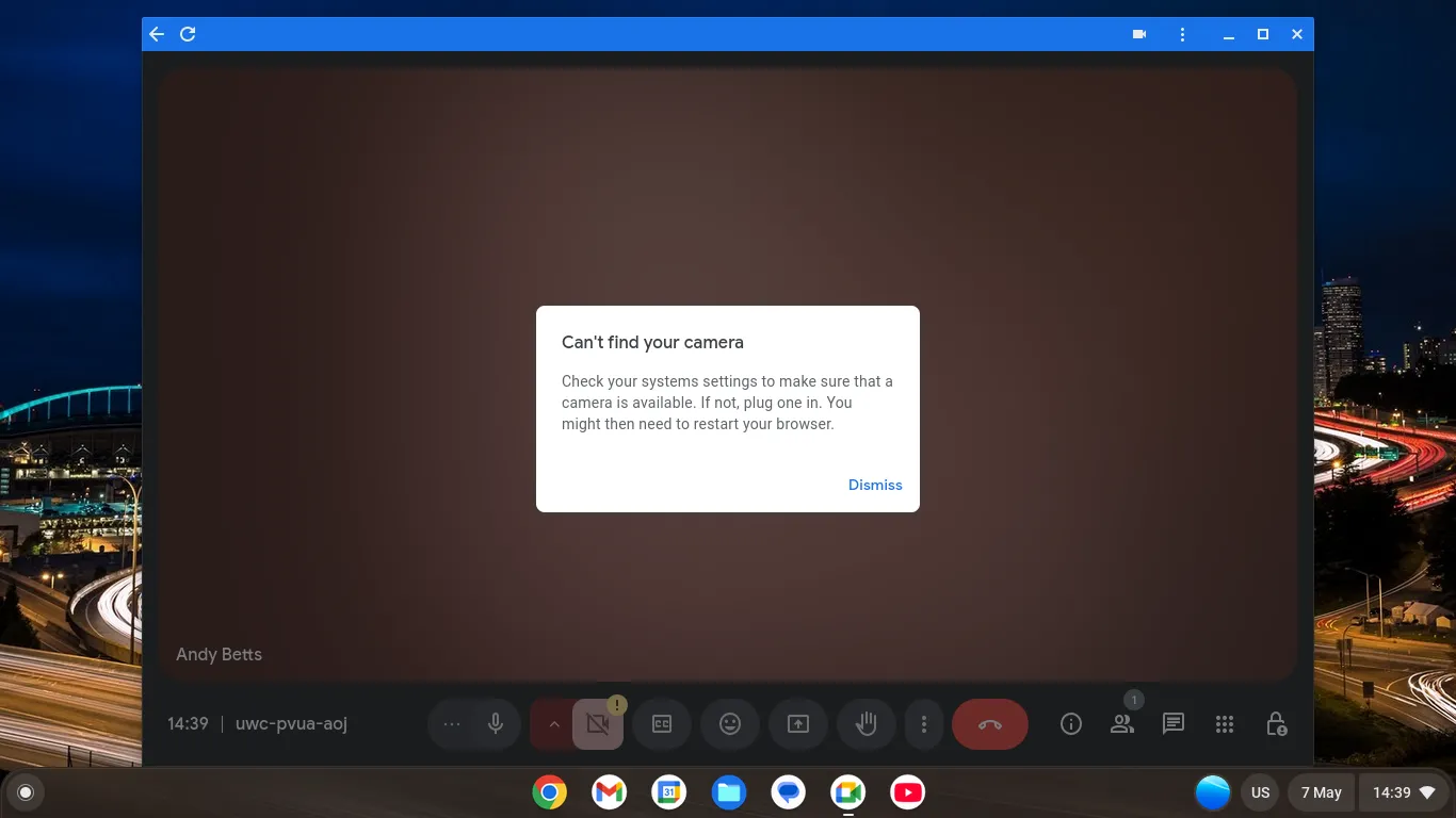 Thông báo lỗi &quot;Can't find camera&quot; trên ChromeOS Flex khi sử dụng MacBook Air, cho thấy một số hạn chế về phần cứng.