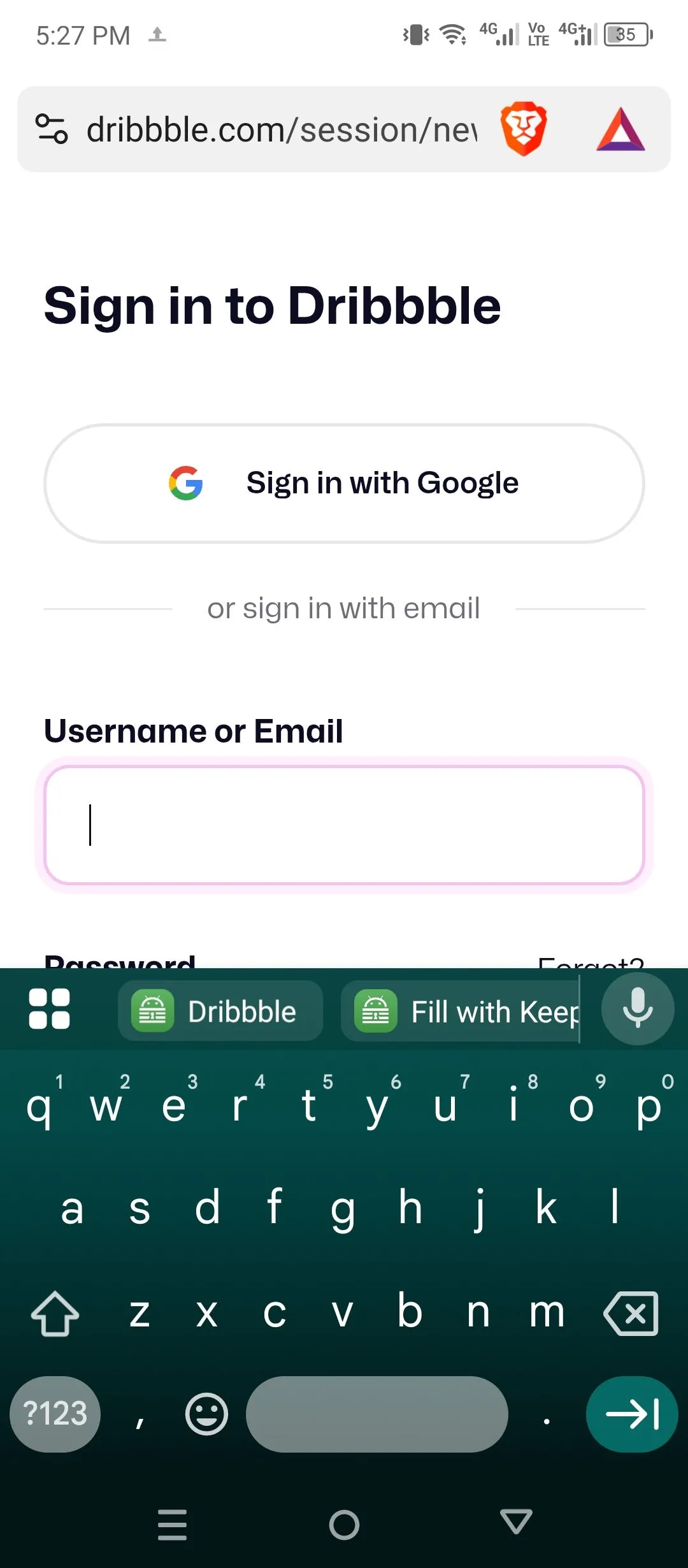 Tính năng tự động điền mật khẩu của KeePass2Android hoạt động trên một trang web, giúp đăng nhập nhanh chóng và an toàn.