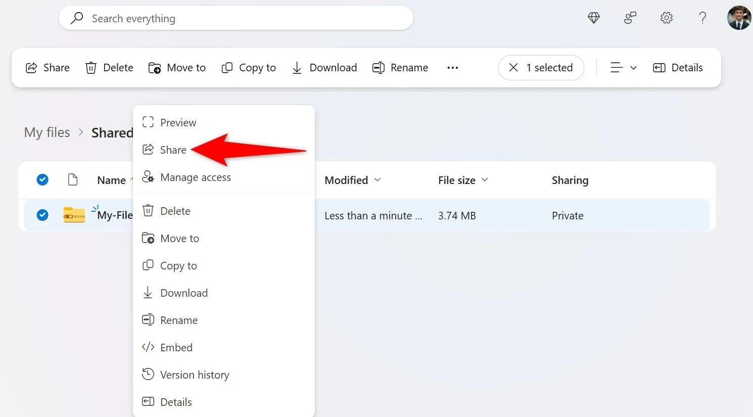 Tùy chọn &quot;Chia sẻ&quot; được đánh dấu khi nhấp chuột phải vào file trên OneDrive để chia sẻ file dung lượng lớn.