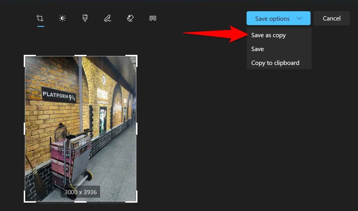 Tùy chọn &quot;Save as Copy&quot; sau khi chỉnh sửa ảnh trong ứng dụng Photos của Windows 11.