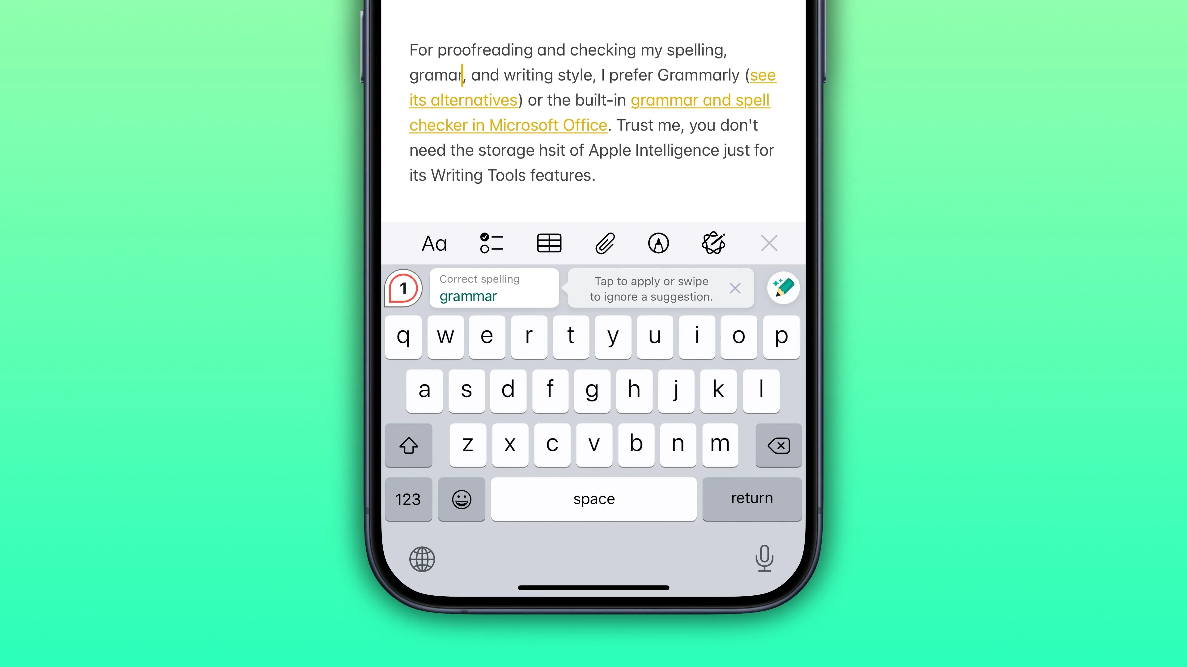 Ứng dụng Grammarly trên iPhone đang kiểm tra ngữ pháp và chính tả, một giải pháp thay thế cho Writing Tools của Apple Intelligence