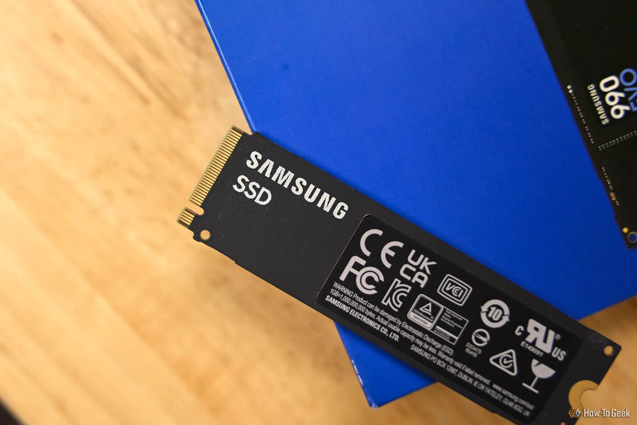 Văn bản Samsung SSD trên ổ SSD NVMe Samsung 990 EVO Plus