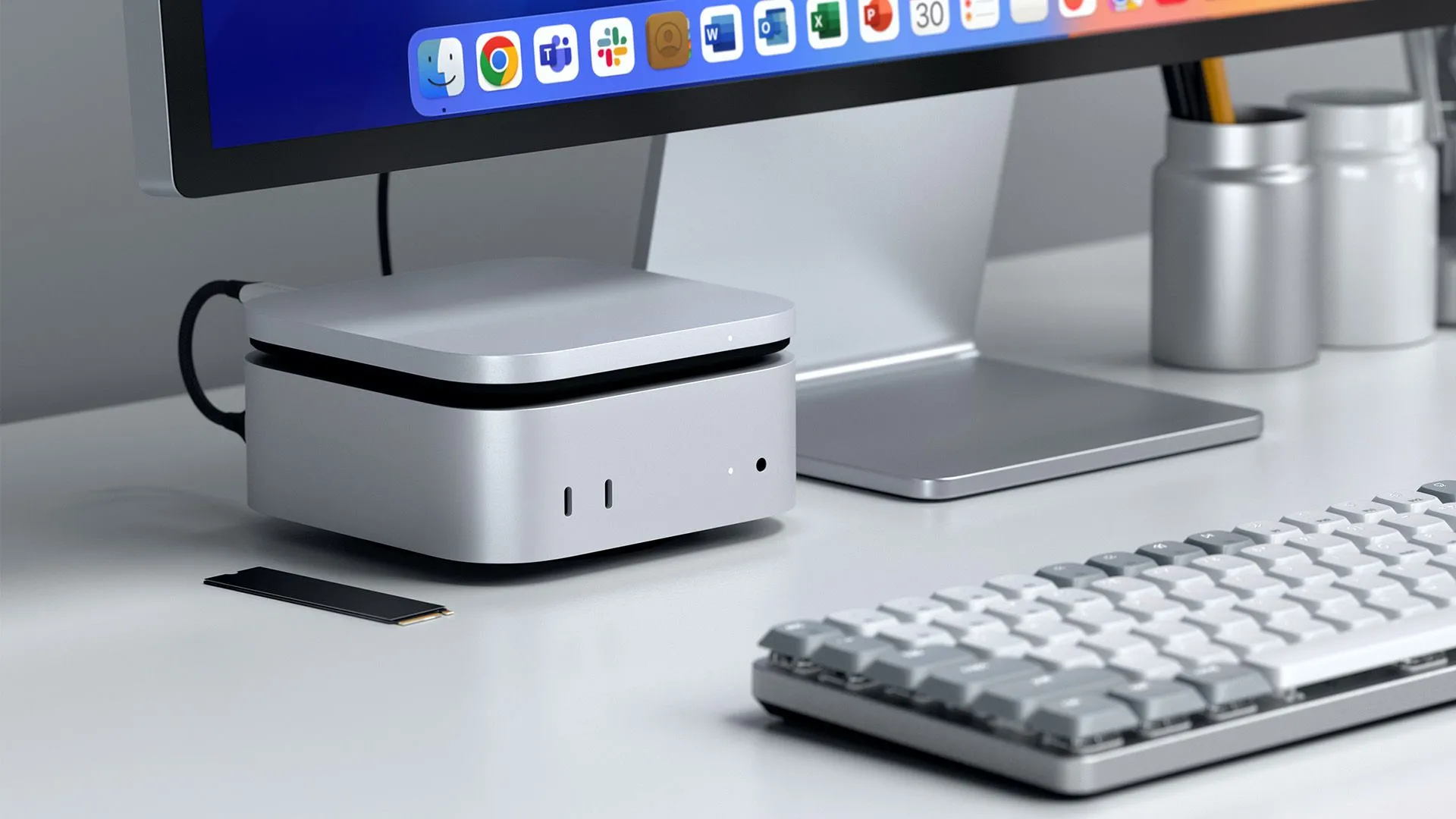 Vỏ bọc SSD USB4 của Satechi kết nối với Mac mini M4, minh họa sự tương đồng về cổng vật lý.